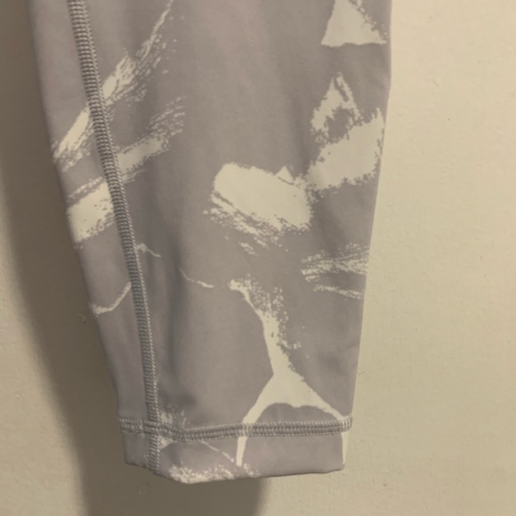 Lululemon Wunder Under Luxtreme Crop 25 Inch Pants - Picture 5 of 7